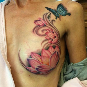 Mellrákból kigyógyult nők szépséges tetoválásokkal