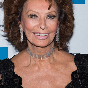 Csak egy szám: 81! Sophia Loren elképesztő!