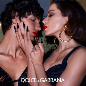 Anitta a Dolce Beauty kampányban