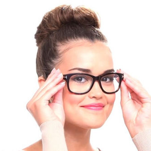 Sminkelési technikák szemüvegeseknek