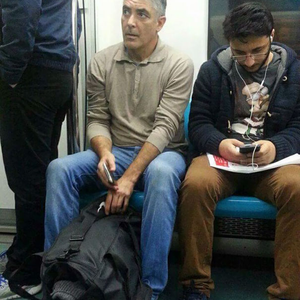 George Clooney metrón utazik...