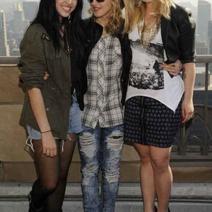 Madonna lánya Kelly Osbourne-t pózoltatta