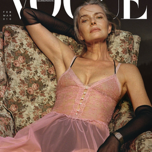 A korábbi topmodell újra Vogue címlapon: Paulina Porizkova helló!