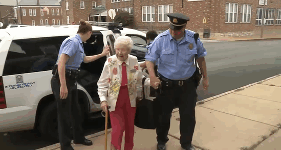 102-year-old-woman-arrested-bucket-list-edie-simms-01.gif