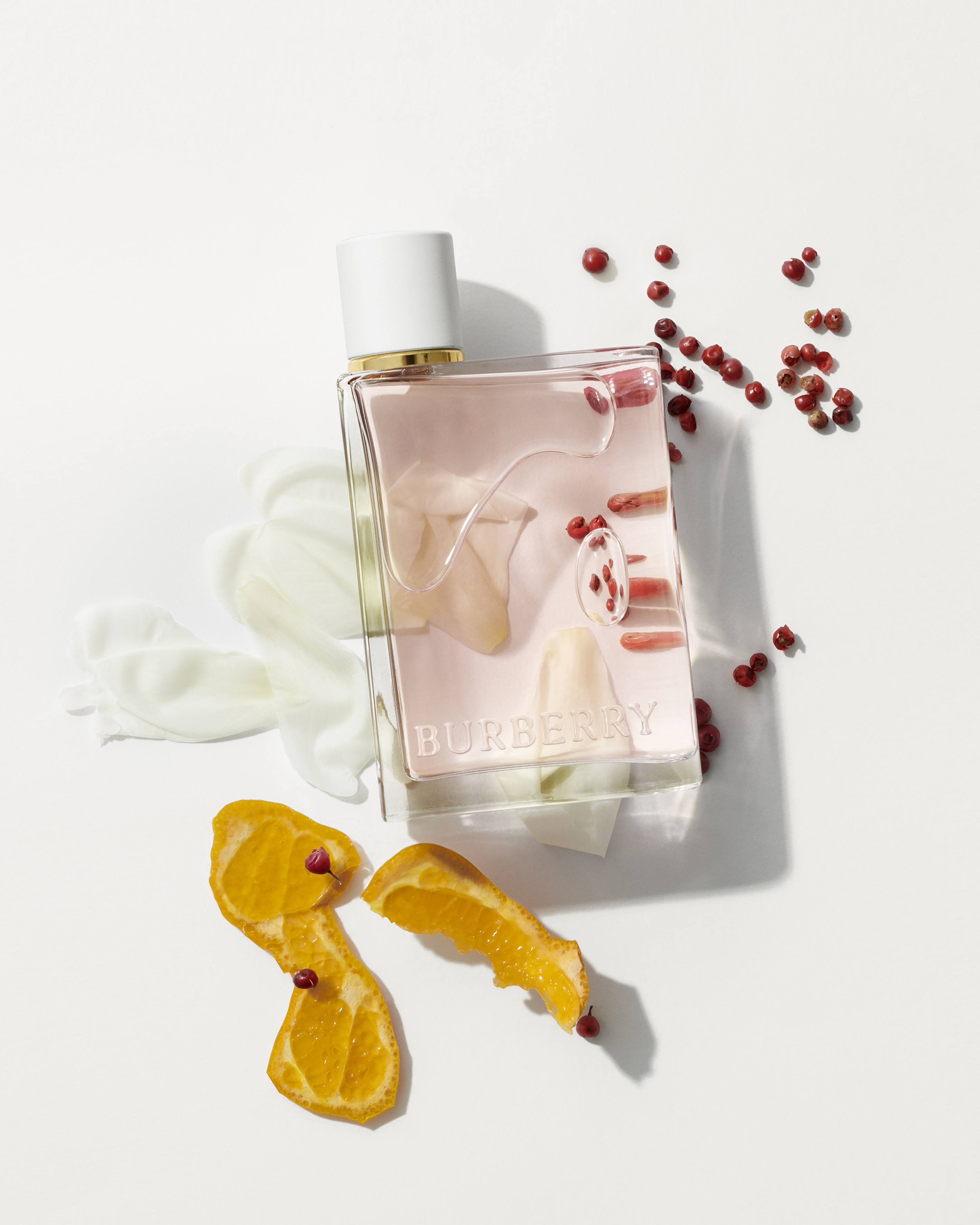 2019_beauty_fragrance_her_blossom_supporting_high_res_rgb_cropped_18.jpg
