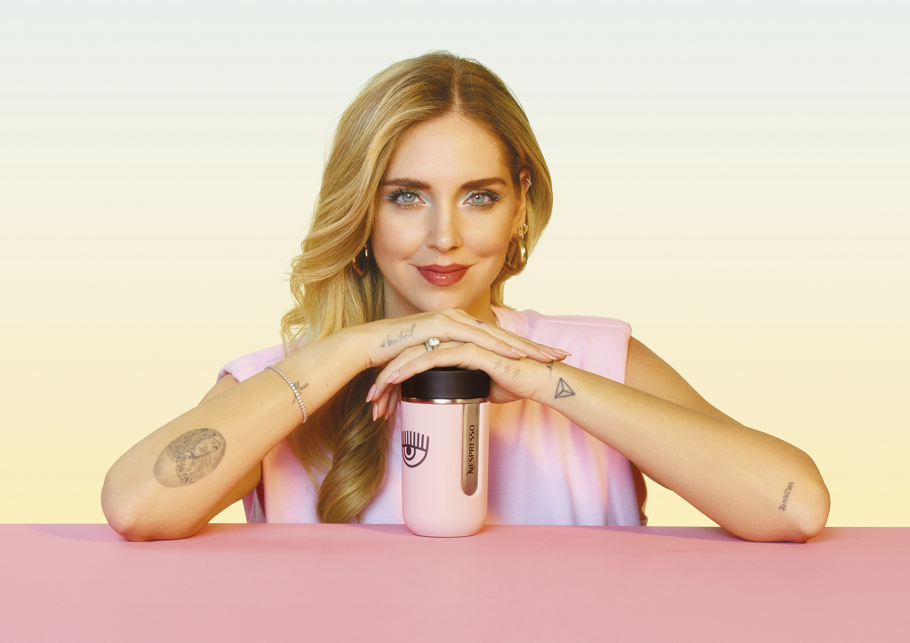 2_nespresso_x_chiara_ferragni_key_visual_lr.jpg