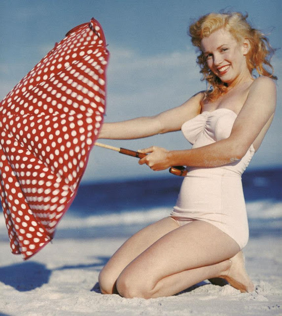 beautiful_photographs_of_marilyn_monroe_by_andre_de_dienes_1949_18.jpg