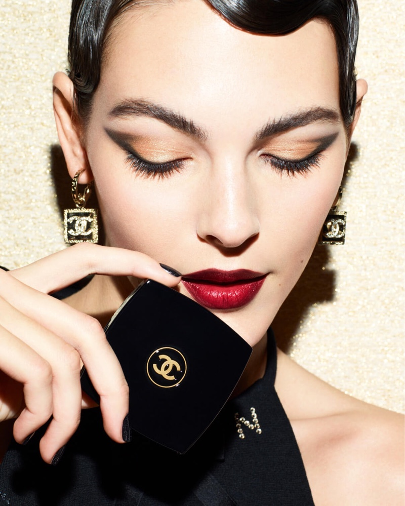 chanel-makeup-holiday-2023-collection01.jpg