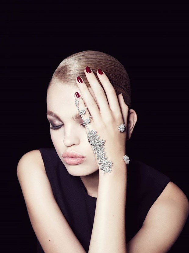 daphne-groeneveld-bergdorf-goodman-08-620x827.jpg