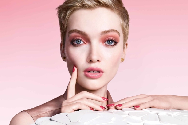 dior-pure-glow-spring-2021-makeup-campaign01.jpg