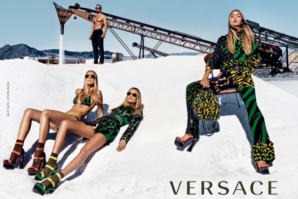 gigi_hadid_versace_2016_spring_summer_3.jpg