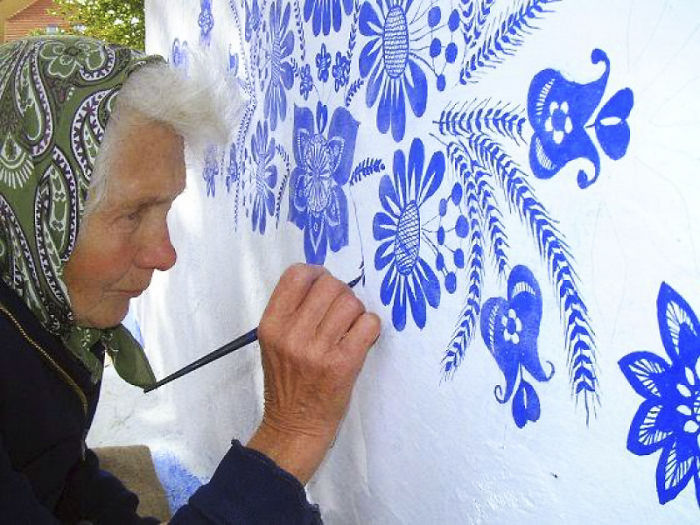 house-painting-90-year-old-grandma-agnes-kasparkova-12-59d334e47a584_700.jpg