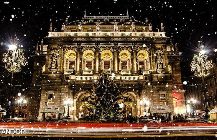 hungarian-state-opera-house-in-snowfall.jpg