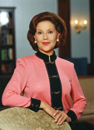 kelly-bishop-emily-gilmore.jpg