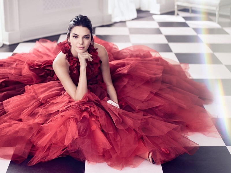 kendall-jenner-estee-lauder-holiday-2017-campaign01.jpg