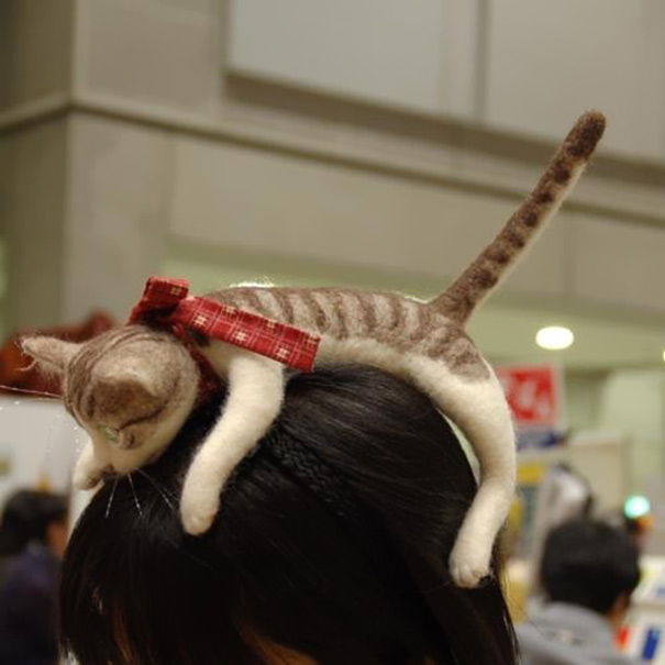 kitten-cat-hairband-accessory-campanella-1.jpg