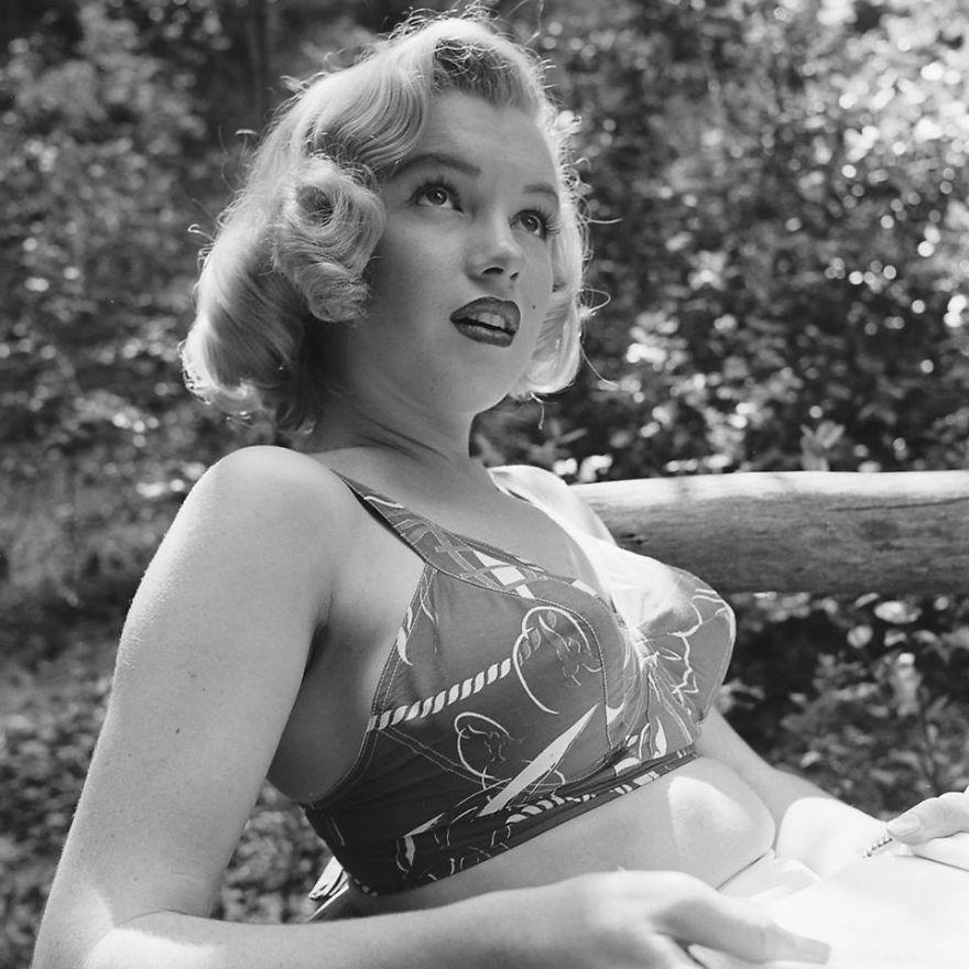 marilyn-monroe-rare-photos-in-the-woods-596b6f7fd675e_880.jpg