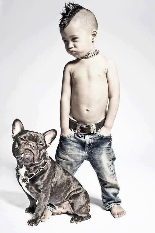 punk gyerek kutyával.jpg