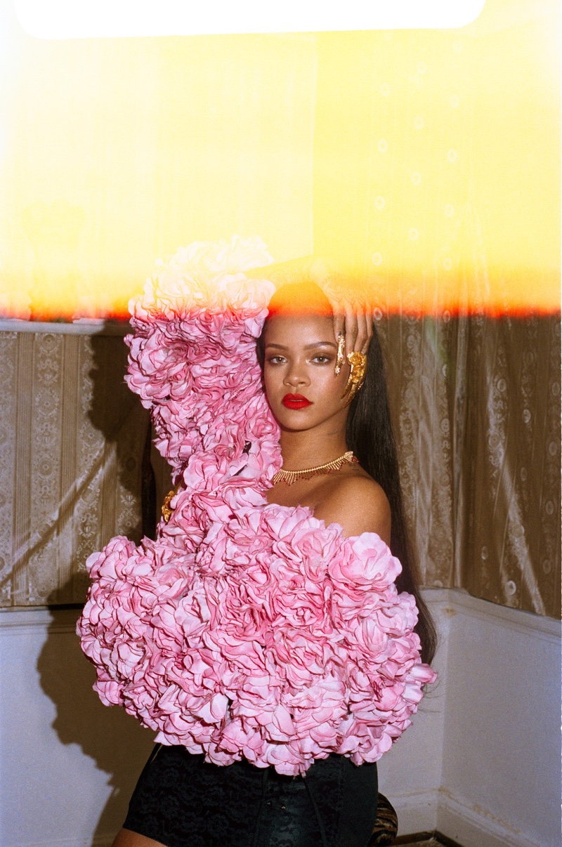 rihanna-garage-magazine-cover-photoshoot01-1.jpg