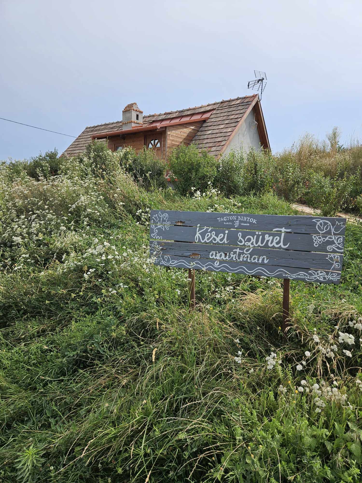 Annyira romantikus és szép ez a táj és ott a kis szállásunk