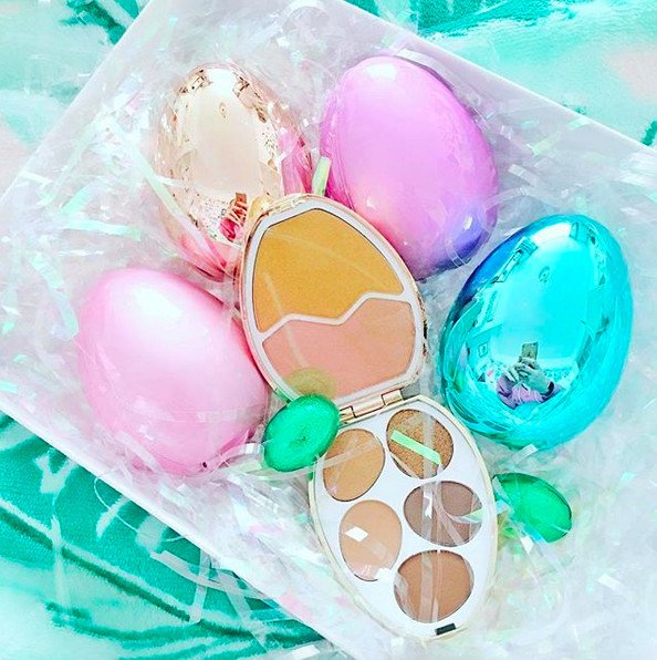 tam-beauty-surprise-eggs-eye-shadow-highlighter-palette.jpg