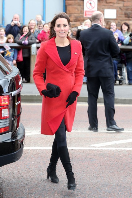 Duchess-Cambridge-Vogue-5Apr13-PA_b_426x639_1.jpg