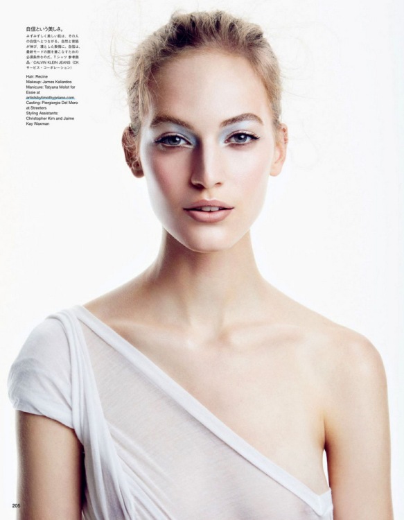 Vanessa Axente Vogue Japan February 2013-000.jpg