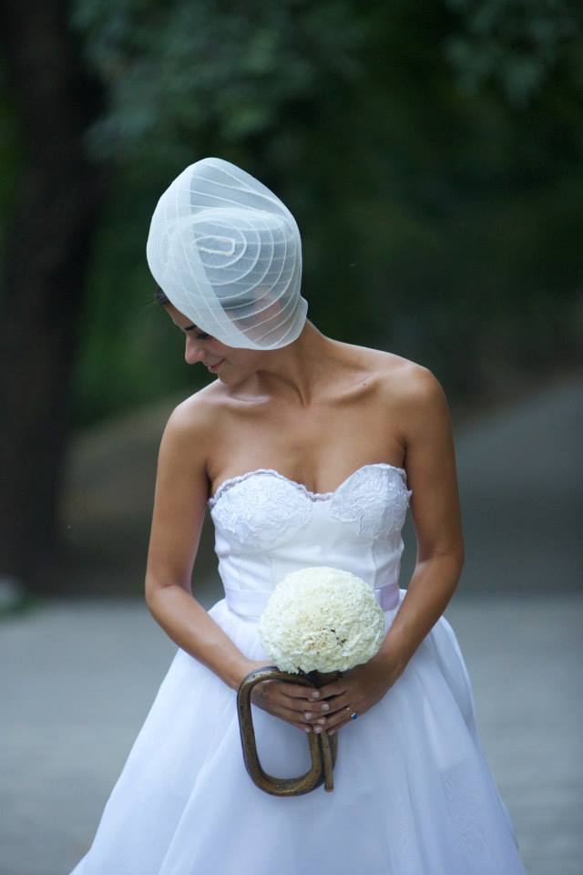 dudi esküvő kalapos.jpg