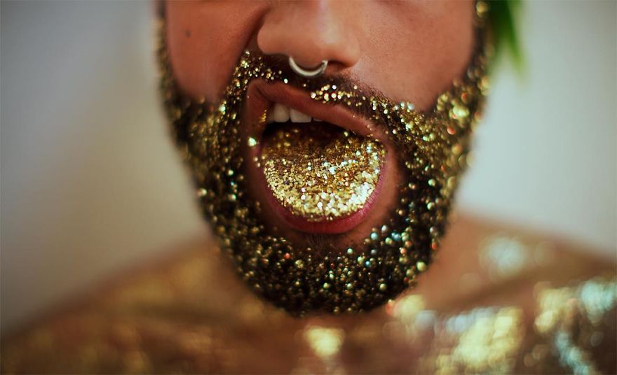 glitter-beard-trend-94_880.jpg