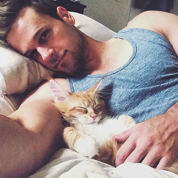 hot-dudes-with-kittens-instagram-68_605.jpg