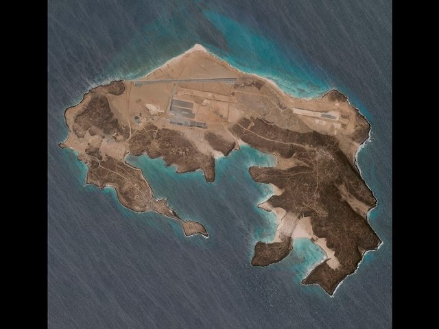 Titokzatos repülőtér épült egy Jemenhez közeli szigeten
