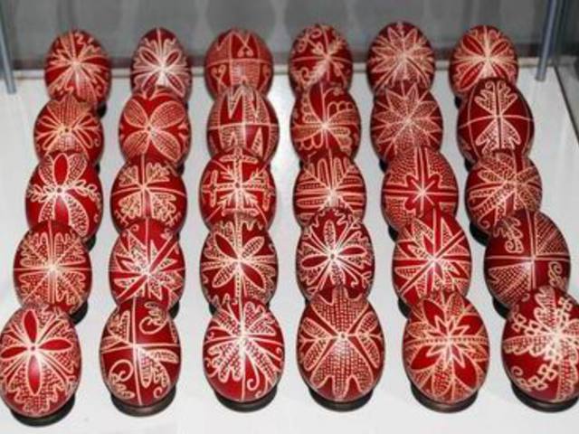 Egyszínű írott tojás készítése  videó útmutatóval