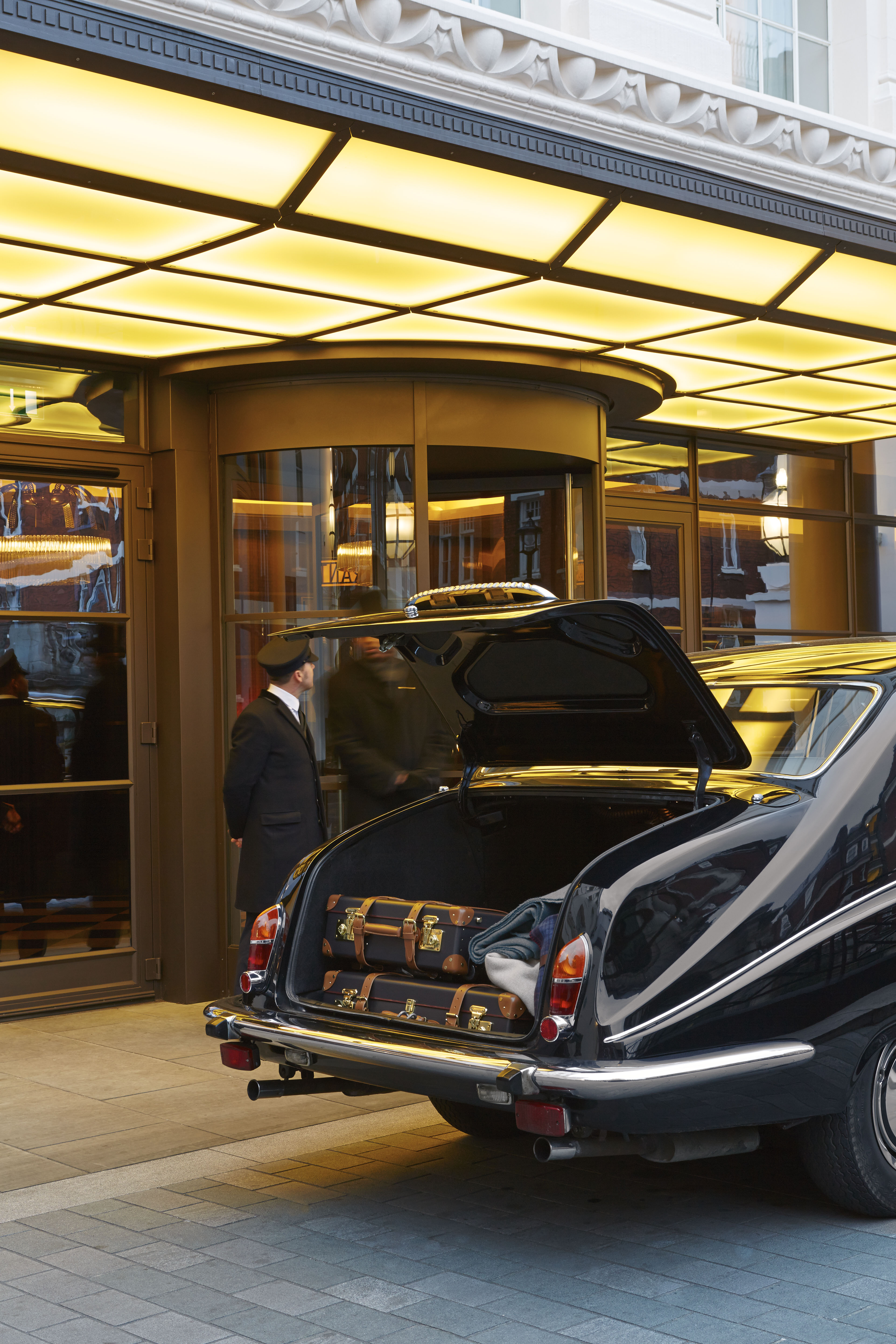 9800-beau-exterior-daimler-km-hi.jpg
