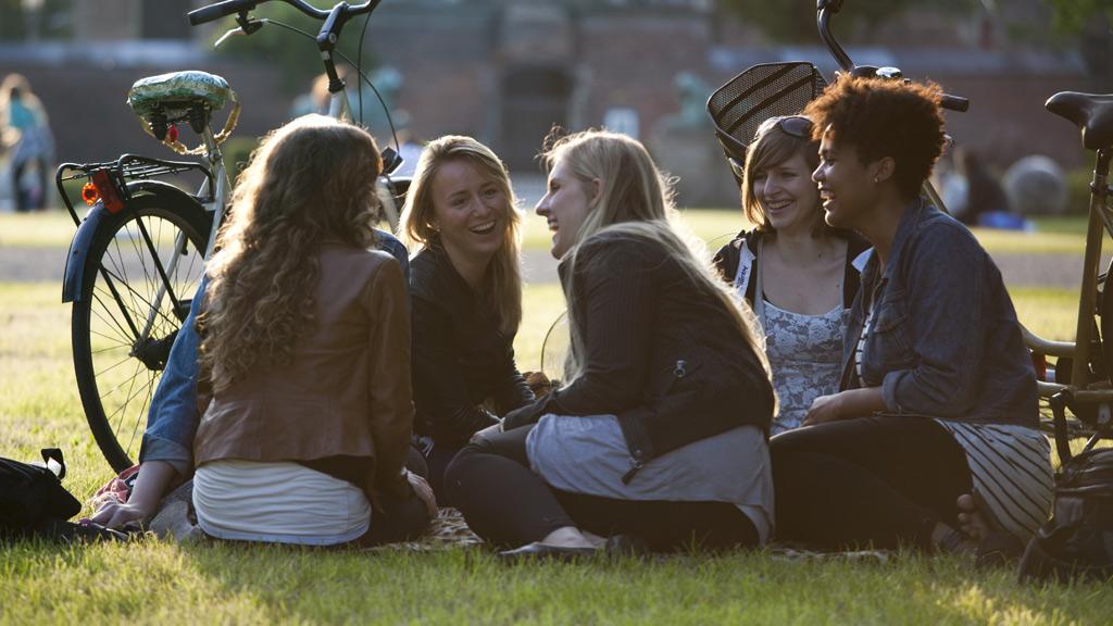 copenhagen-young-people-kongens-have.jpg