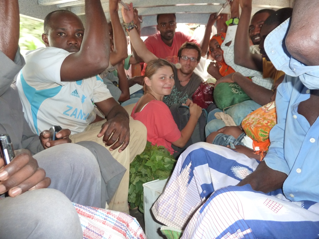 hazafele_a_busszal_zanzibar.JPG