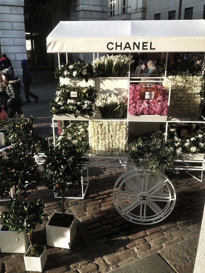 Chanel-Flower-Stall.2.jpg