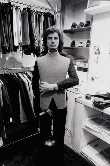 Paul-Smith-exhibition-Vogue-5-10jun13-pr_426x639.jpg