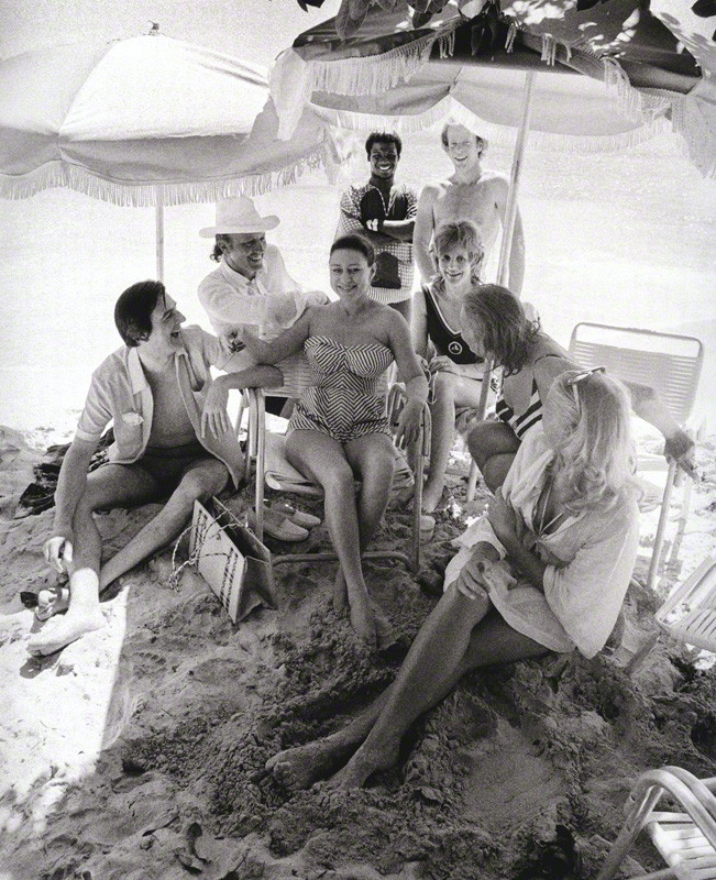 princess_margaret_in_mustique_with_friends_1972.jpg