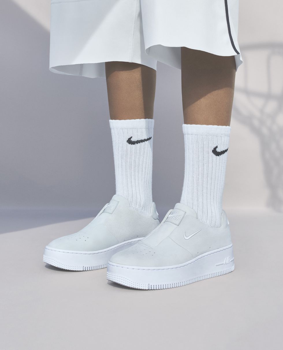 sp18-nwmn-the1reimagined-af1-sage-product-on-body-1516381017.jpg