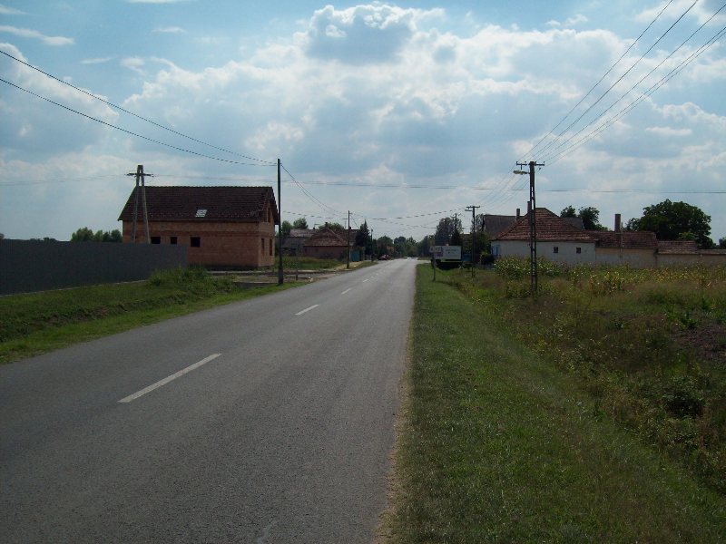 20140831 007 Újléta bejárat.JPG