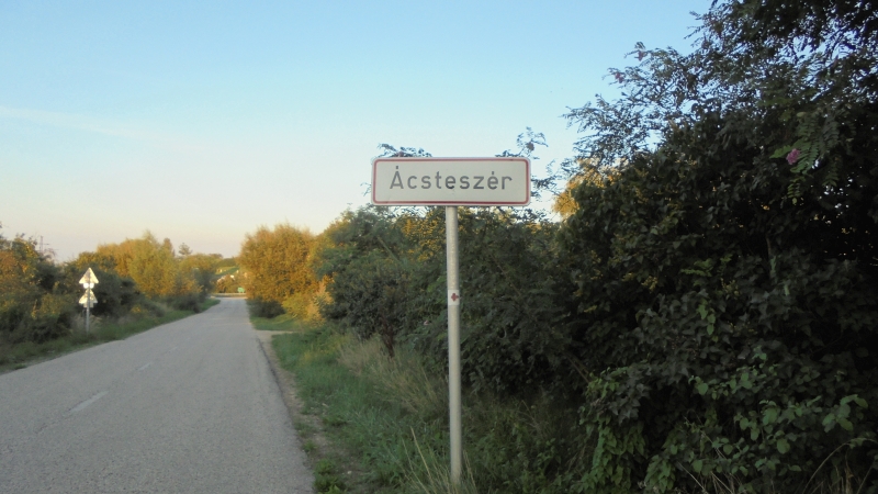 20160820_086_acsteszer_bejarat.JPG