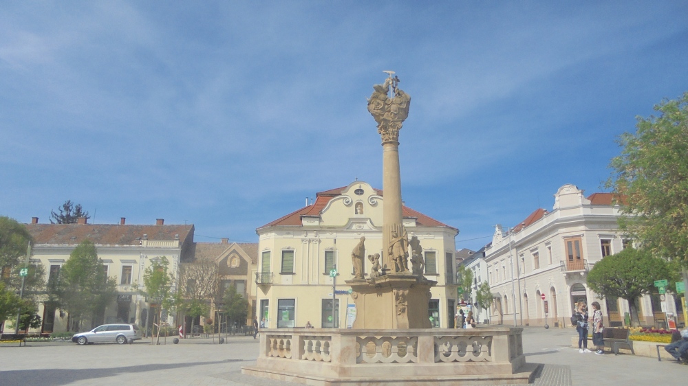 20240407_004_keszthely_szentharomsag_szobor.JPG