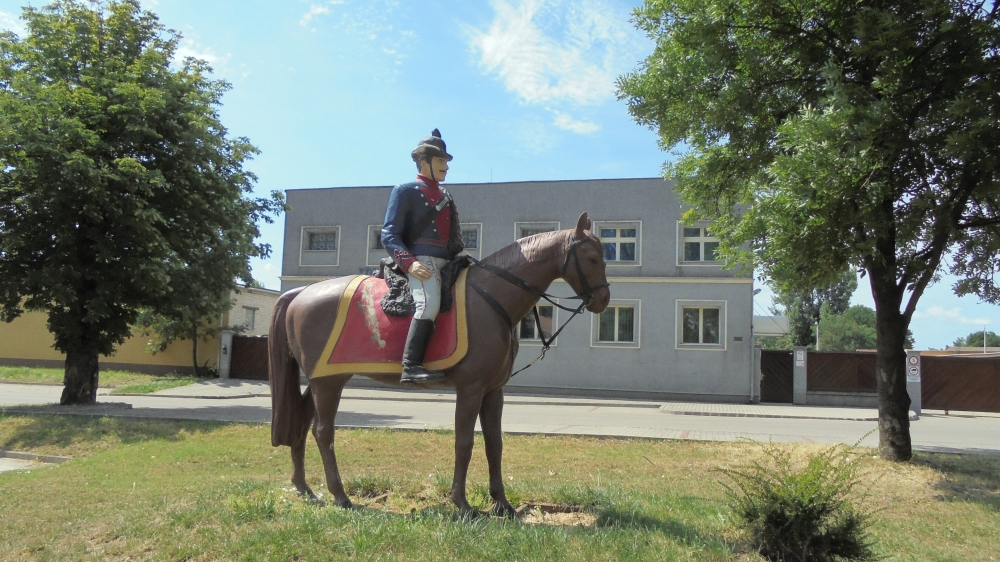 20160626_014_komarom_lovasszobor.JPG