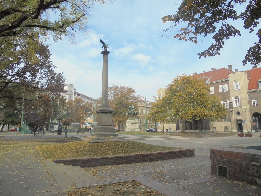 20171021_045_szeged_honvedemlek.JPG