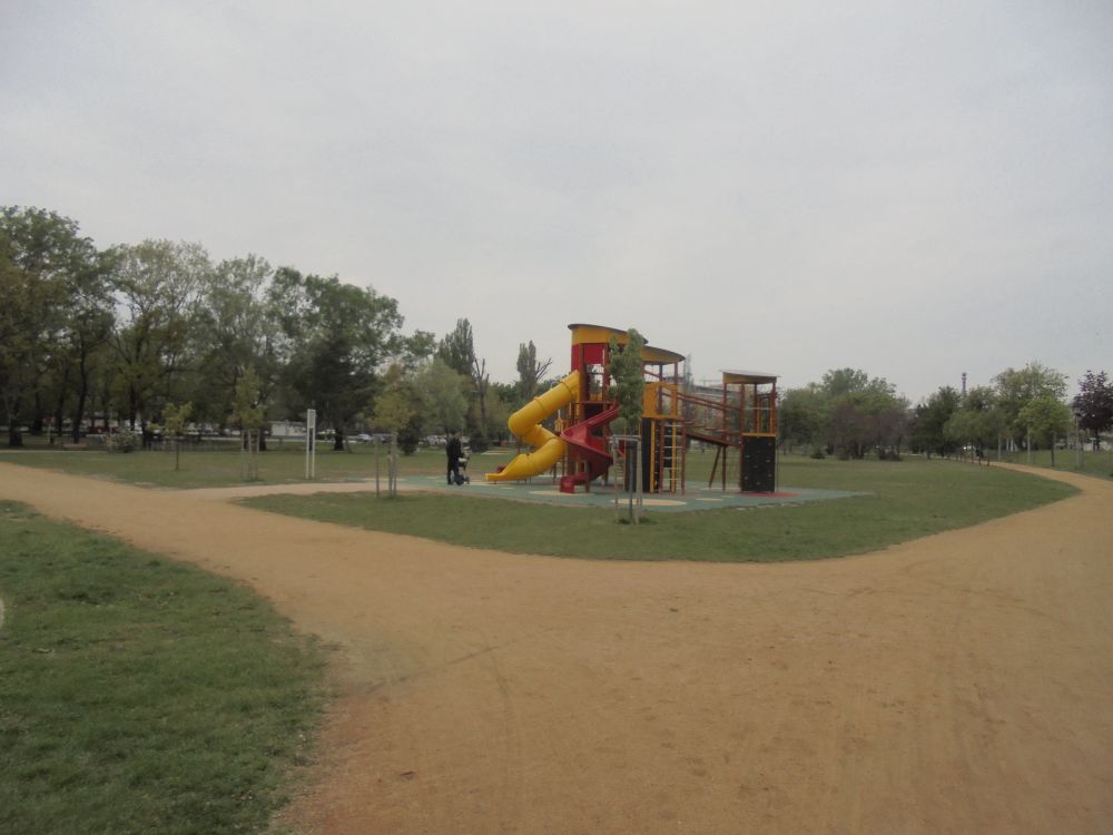 20170422_05_szekesfehervar_halesz_park.JPG