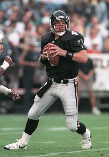 brett favre falcons.jpg