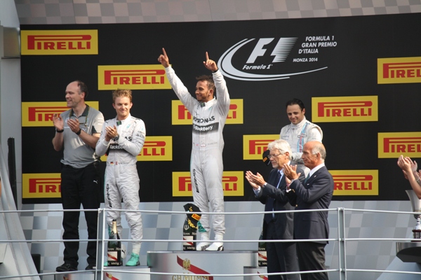 martini f1 dobogó hamilton.jpg