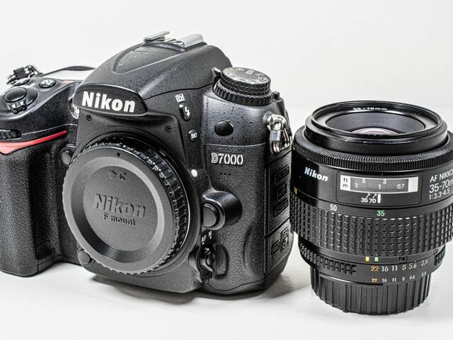 Nikon D7000 váz