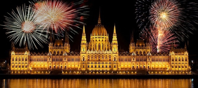 budapest-655216_640_1.jpg