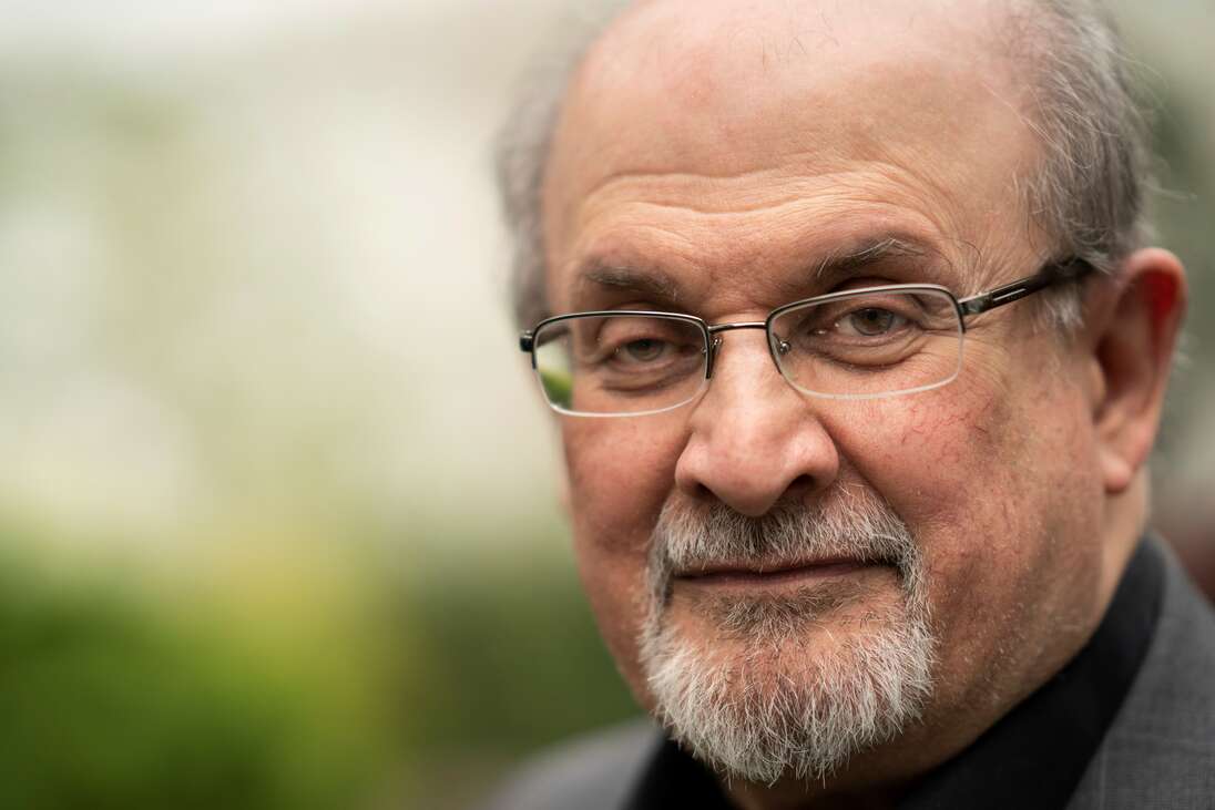 Salman Rushdie fantasztikus író.